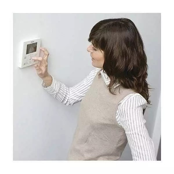 Настенная сплит-система Daikin FAQ100B/RQ100BV3